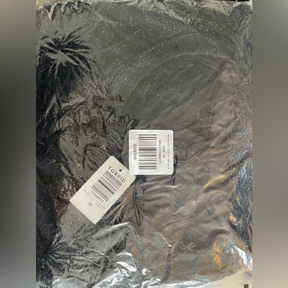 BRAND NEW Black Lace Halter Dress (size 24 - Torrid) - Picture 2 of 4